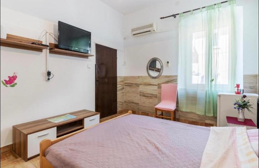 Two Room Eva พูลา ภายนอก รูปภาพ